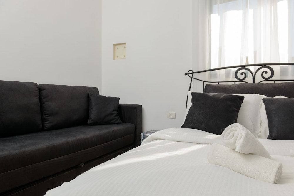 Spacious Modern Apt 1 Step To Beach Classic Apartment, 2 Bedrooms 7