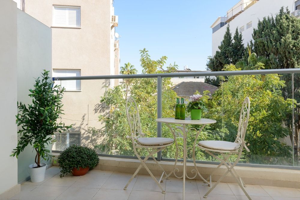 Spacious Modern Apt 1 Step To Beach Classic Apartment, 2 Bedrooms 19