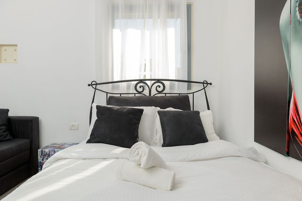 Spacious Modern Apt 1 Step To Beach Classic Apartment, 2 Bedrooms 6