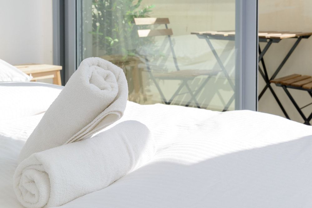 undefined Spacious Modern Apt 1 Step To Beach 9