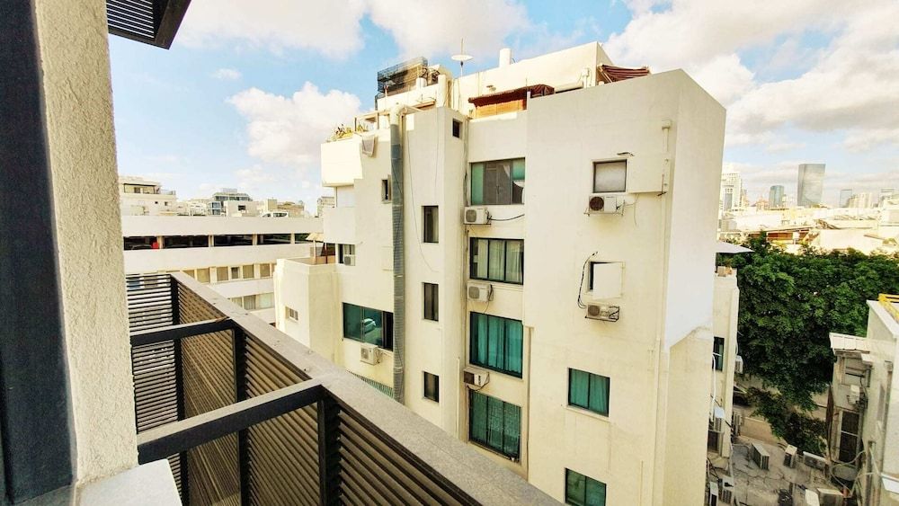 undefined New Apartment Near the Beach With Parking TL53 5