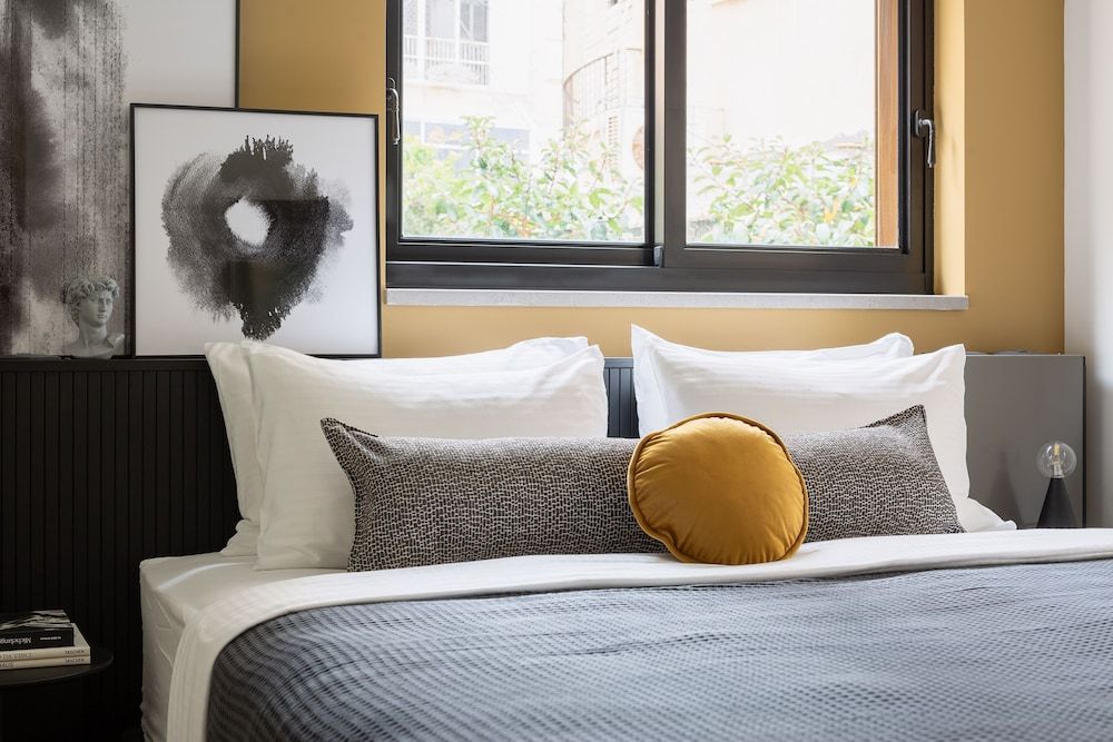 Mr. Louis - By TLV2GO Apartment, 2 Bedrooms, Balcony 5