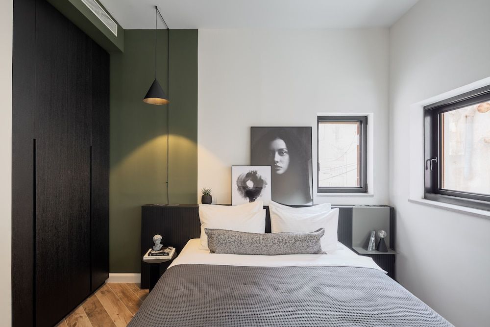 undefined Mr. Louis - By TLV2GO 7