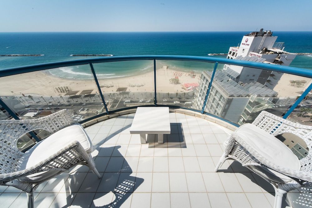 undefined Luxurious Apt W Panoramic Sea View - 75m 2