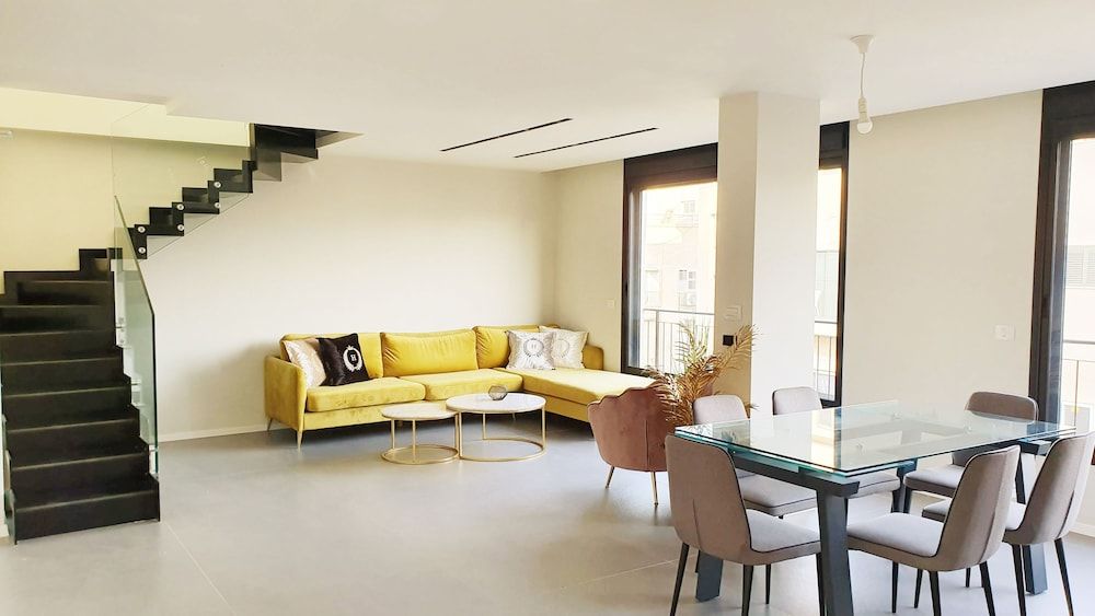undefined New 3 Bedroom Huge Roof Top 3 min Beach TL57 2
