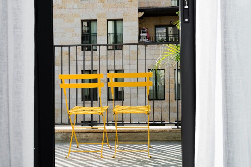 Contemporary & Texture-Rich Hideaway Classic Apartment, 2 Bedrooms 20