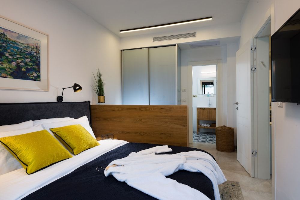 undefined Contemporary & Texture-Rich Hideaway 8