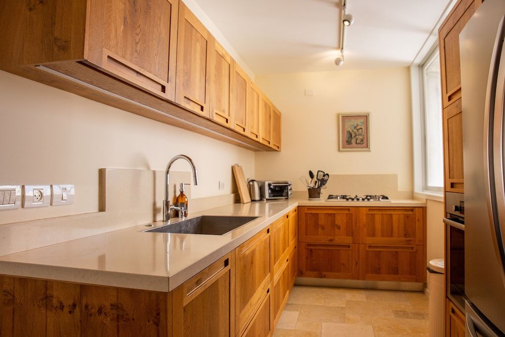 undefined Modern & Stylish 3BR Apt With Balcony 2