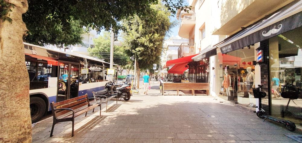 undefined Brand New 2 Bedrooms Near the Beach TL55 5