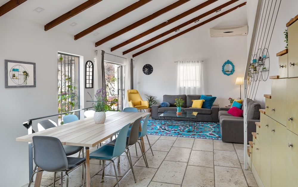 undefined Neve Tzedek Megic - Hugh garden Terrace 8