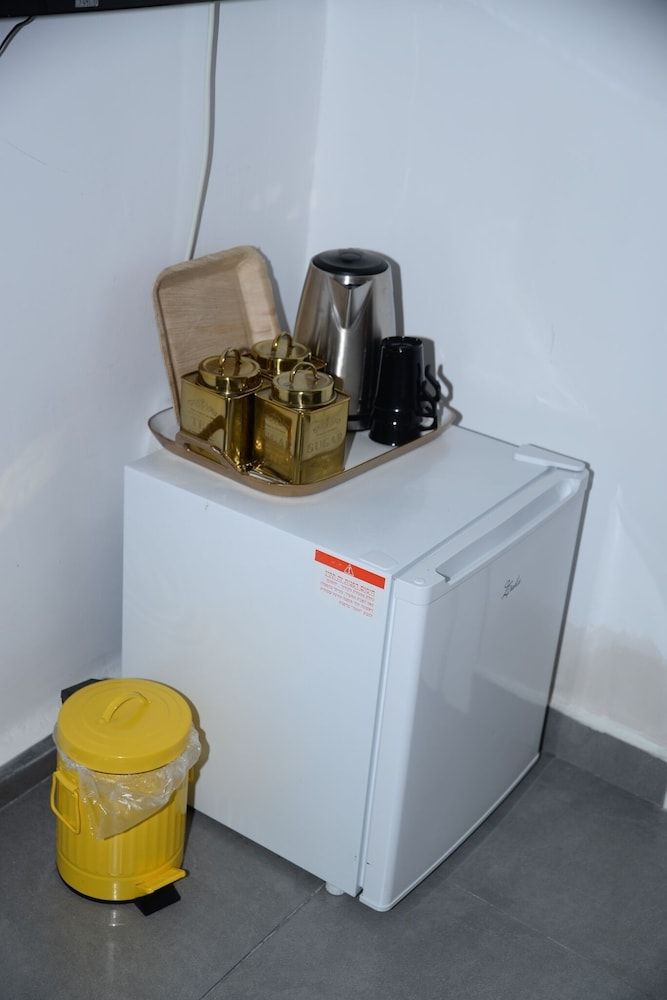 Stylish apt next to bograshov City Apartment, 1 Double Bed, Ground Floor 6