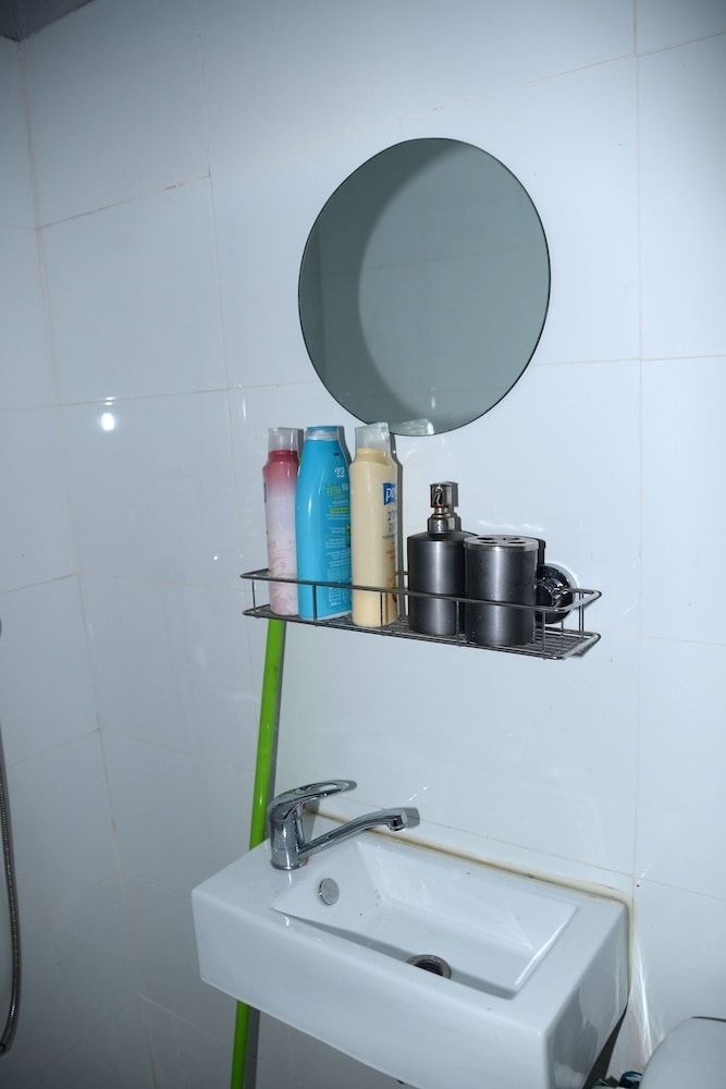 Stylish apt next to bograshov City Apartment, 1 Double Bed, Ground Floor 8