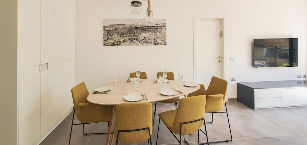 undefined Charming 2 Bdr Apt Terrace Gordon TL61 5