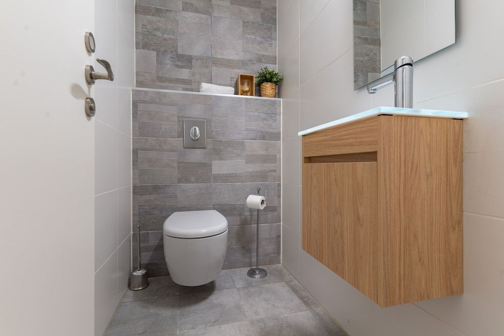 Sunlit Urban Escape with Balcony by Sea N Rent Apartment 17