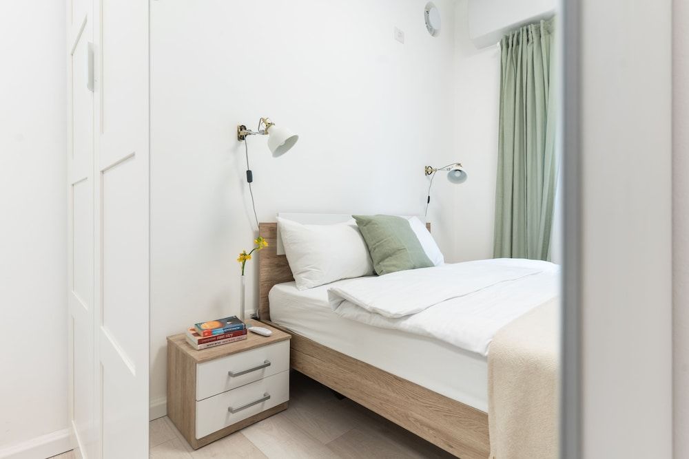 undefined Sunlit Urban Escape with Balcony by Sea N Rent 8