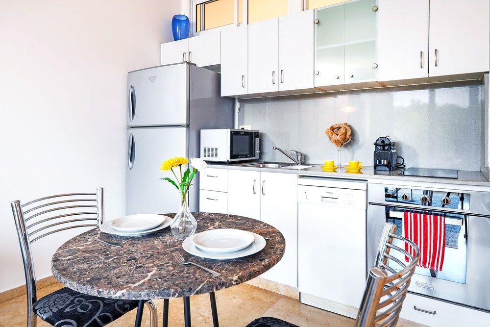 undefined Deluxe 2BD Jaffa Dreams W Pool & Parking 10