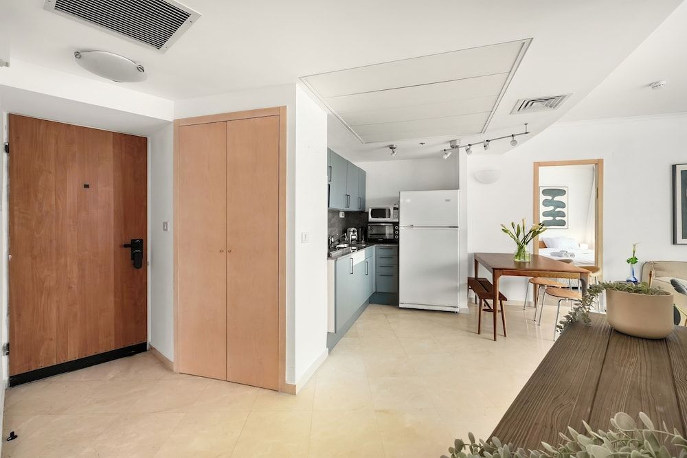 undefined Beachfront with Balcony and Pool Access 7