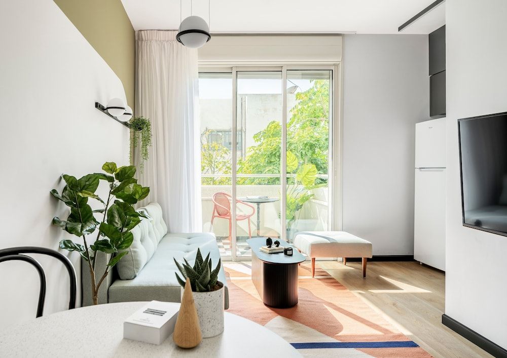 undefined Mr. Montana - By TLV2GO 2