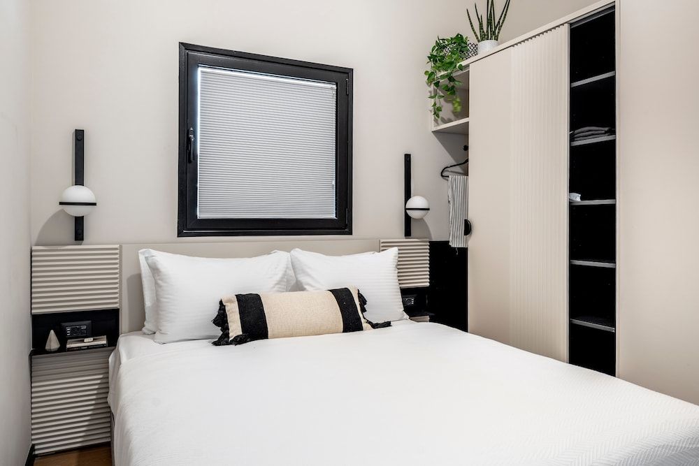 undefined Mr. Montana - By TLV2GO 9