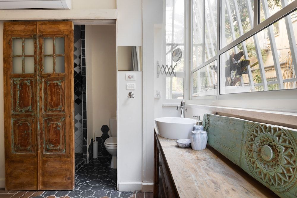 undefined Gorgeous Bauhaus Interior Near the Beach 7