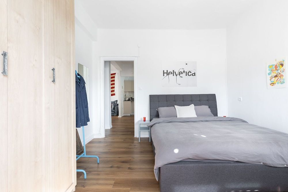 undefined Artistic Downtown Vibe Apt in Florentin