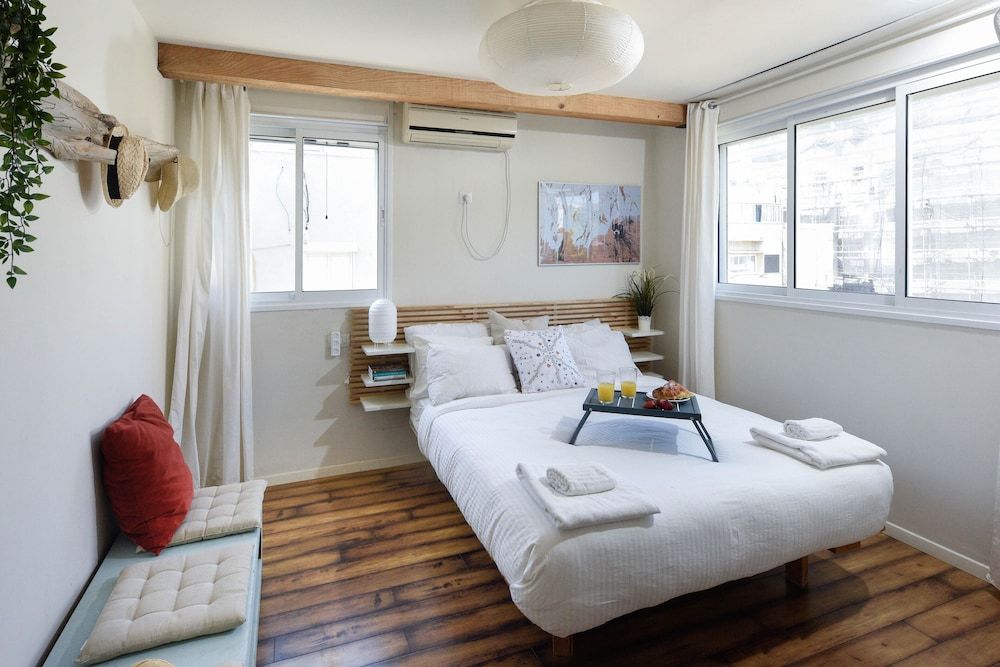 undefined Modern Loft Retreat with Rooftop by Sea N Rent 8