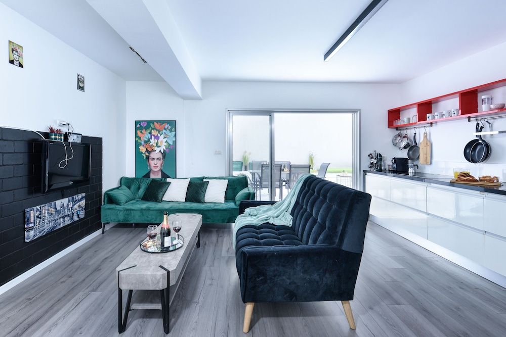 undefined Beautiful Interior with Private Outdoor 8