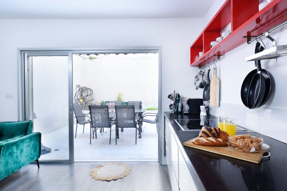 undefined Beautiful Interior with Private Outdoor 4