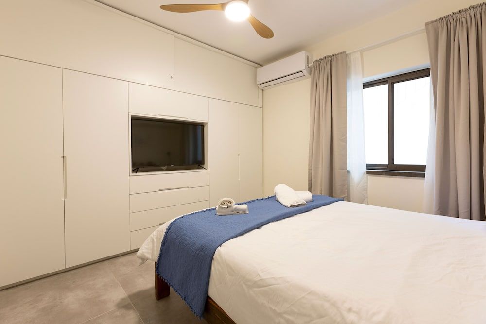 undefined AirTLV Sirkin Apartment 3