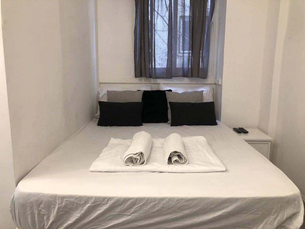 undefined Hayarkon 70 1