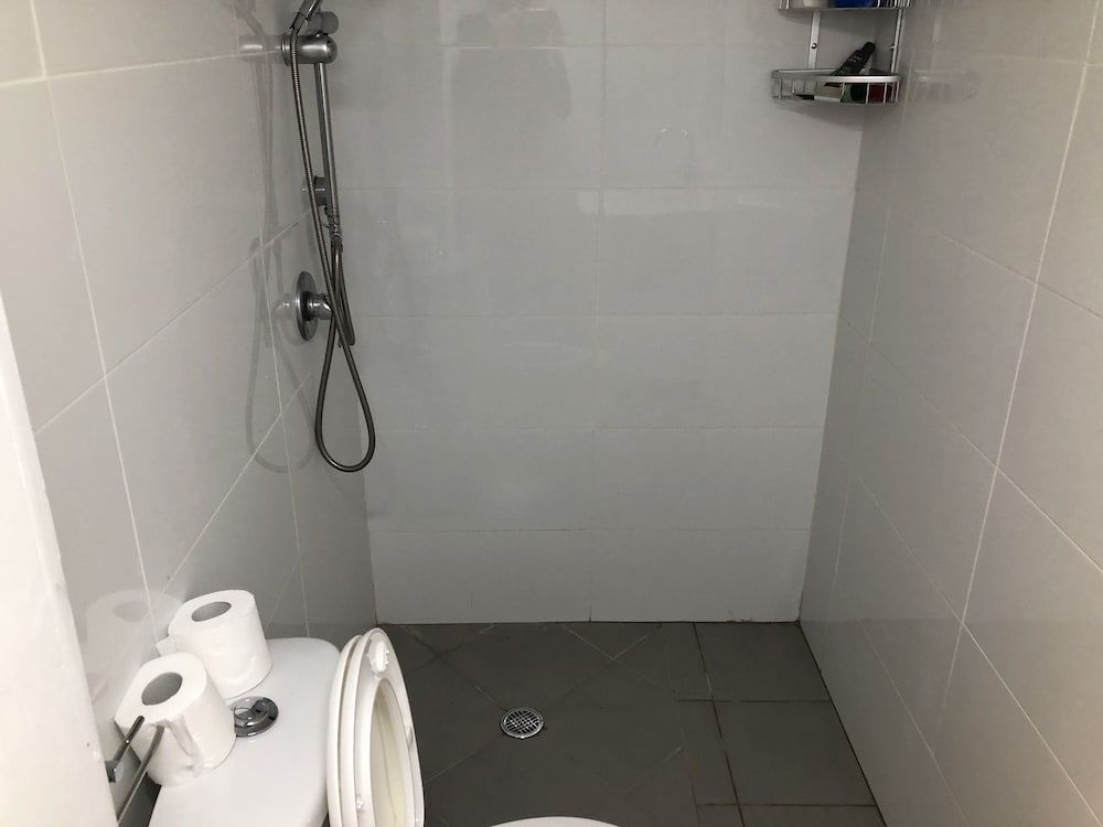 undefined Hayarkon 70 1 6