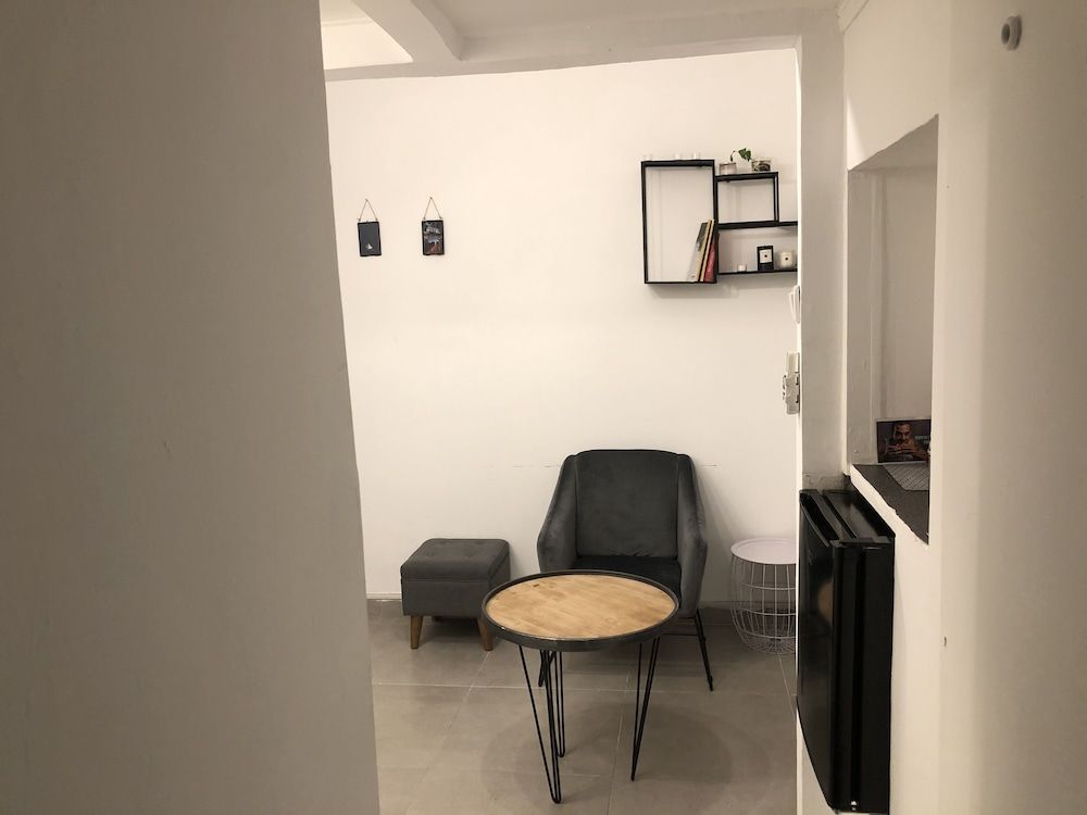 undefined Hayarkon 70 1 9