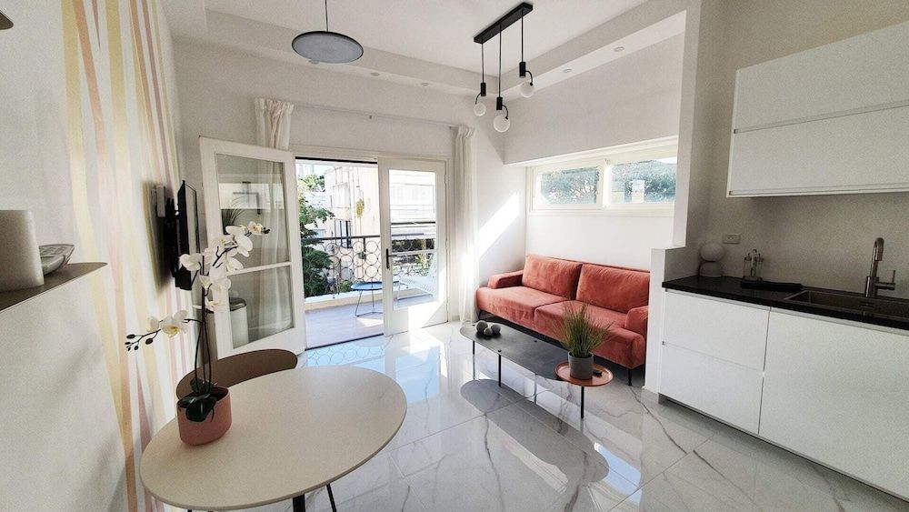 undefined Design 2 Bdr Apartment - Habima TL60 5