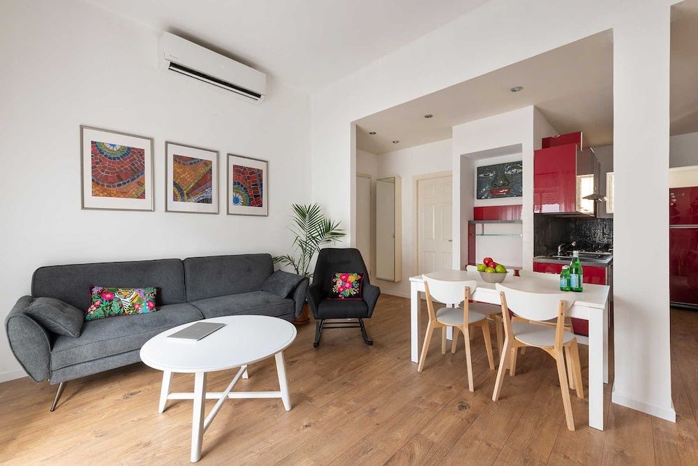 undefined F33 by TLV2RENT 6