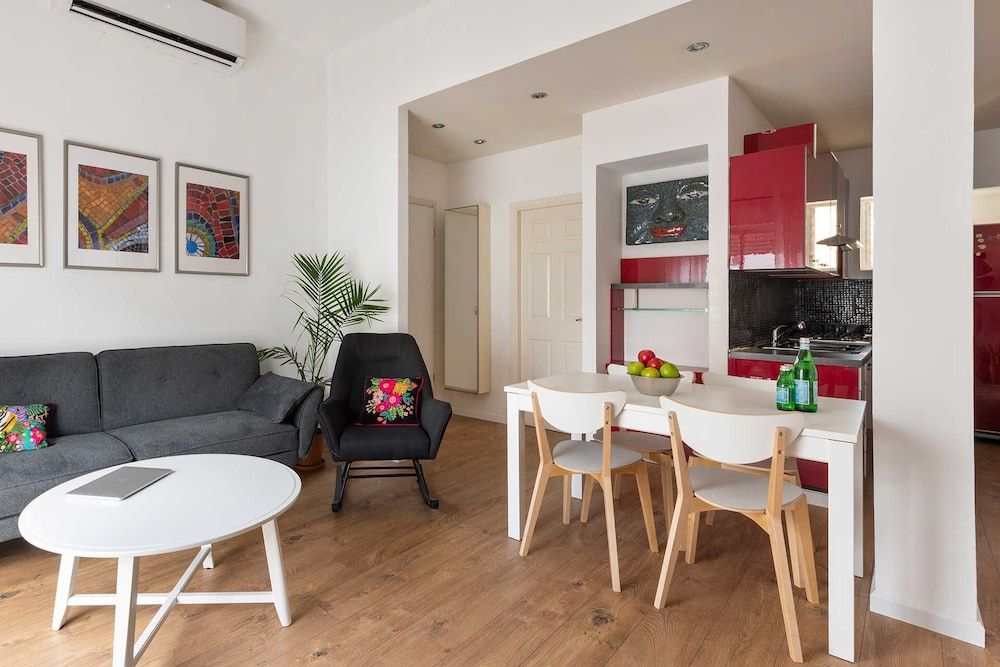 undefined F33 by TLV2RENT 4