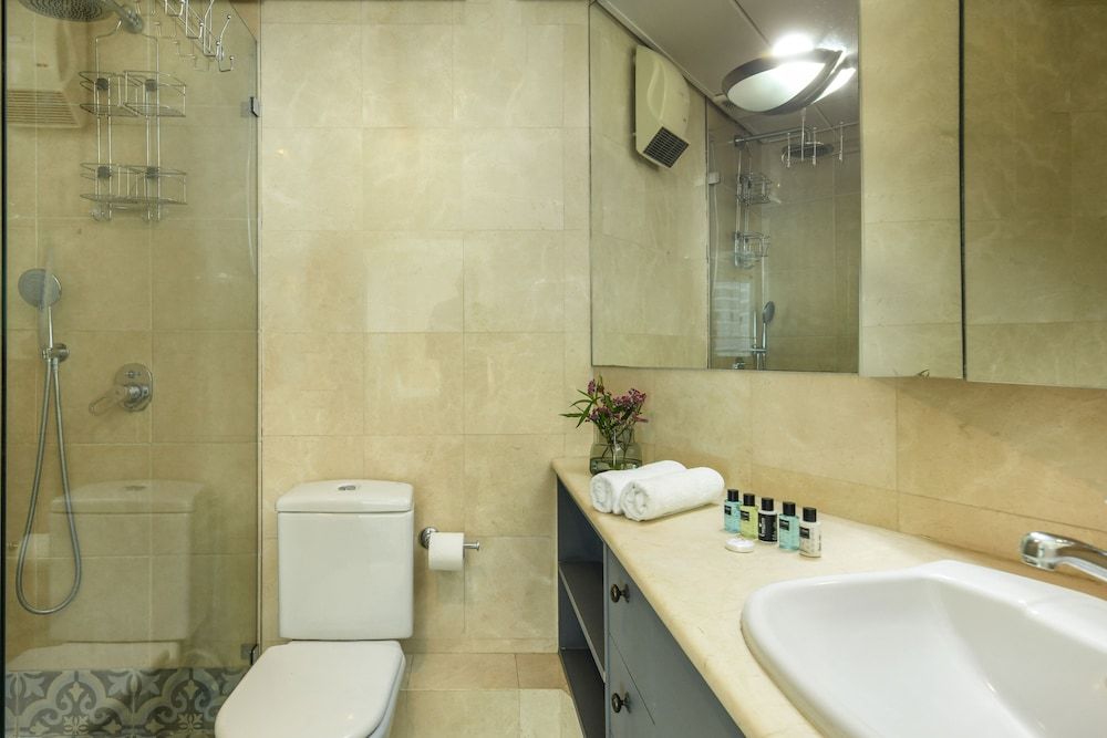 Awesome 2BR apt Balcony & pool access Apartment 32