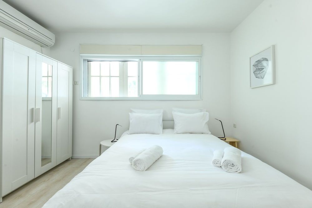 undefined CozyStudio Apt in a vibrant neighborhood 5