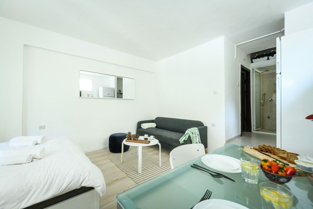 undefined CozyStudio Apt in a vibrant neighborhood 4