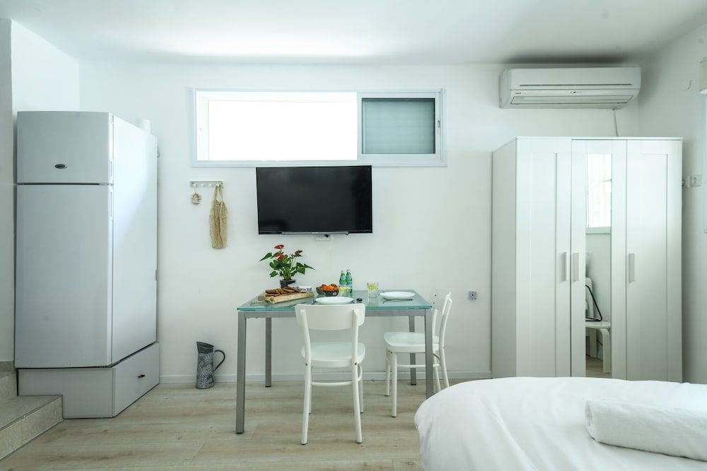 undefined CozyStudio Apt in a vibrant neighborhood 10