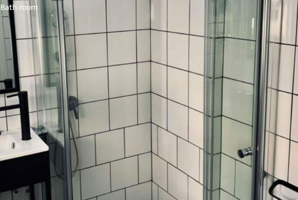 Gia dormitory Bed in 6 Beds Dormitory Room (11) 5