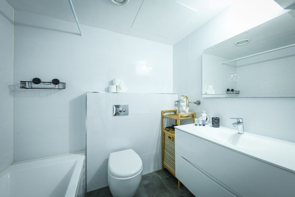 Luxe Apt in Top Tel Aviv Neighborhood Apartment 18
