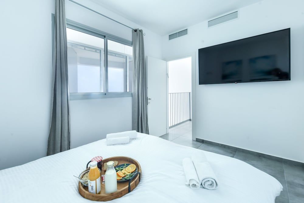 Luxe Apt in Top Tel Aviv Neighborhood Apartment 10