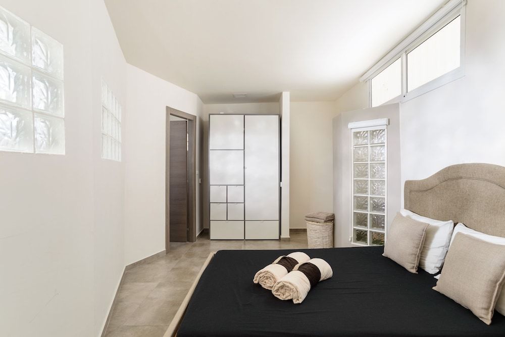 undefined Duplex Lively Neighborhood by FeelHome 6