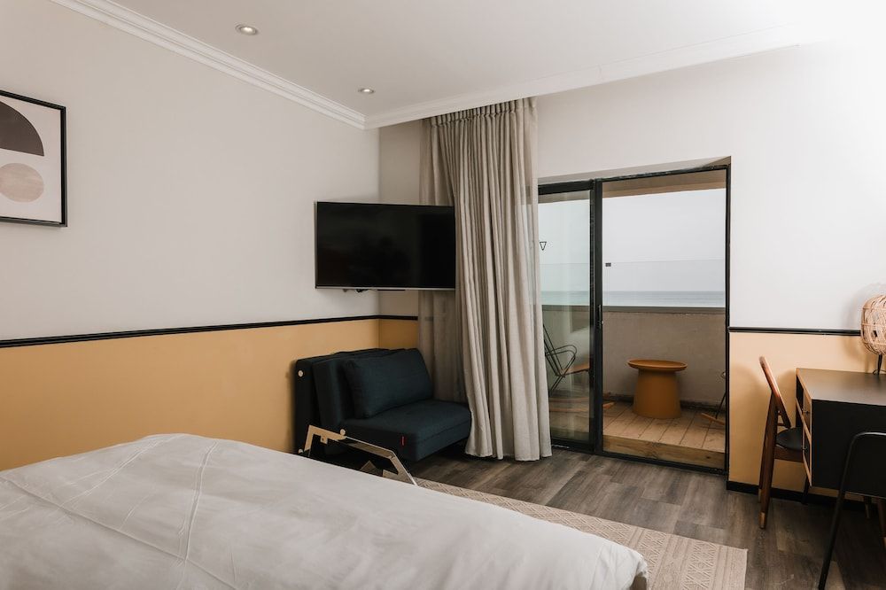 The Seven Seas Tel Aviv Deluxe Triple Room, Sea View 2