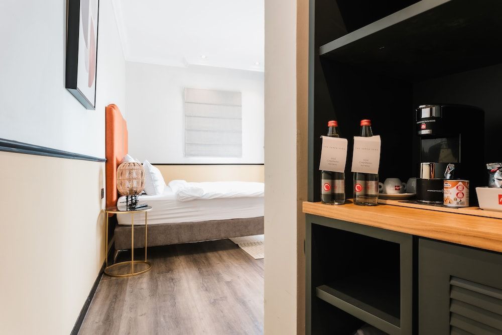 The Seven Seas Tel Aviv Deluxe Triple Room, Sea View 6