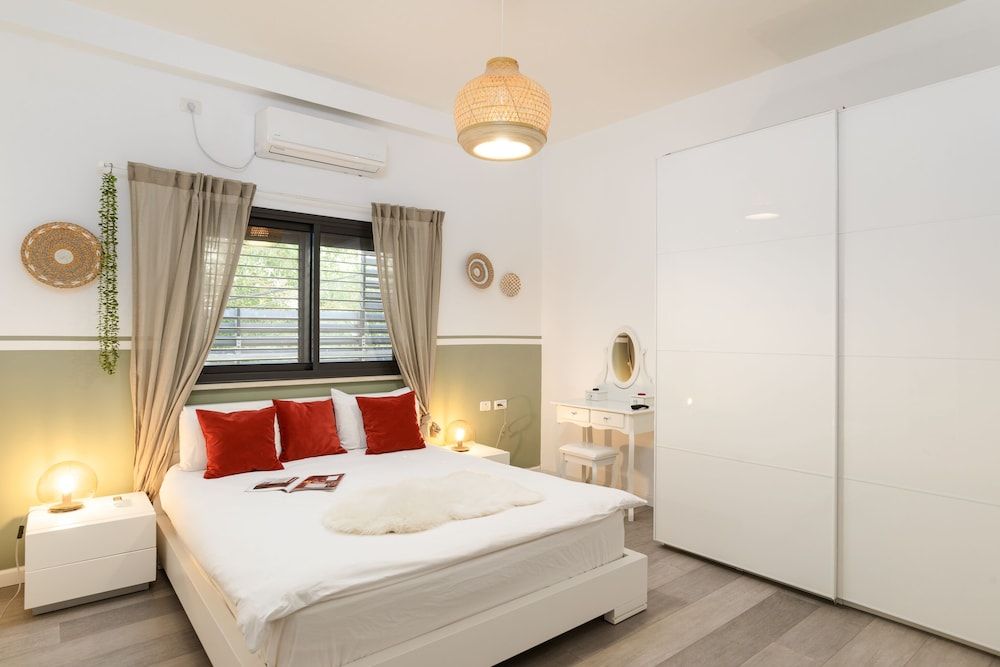 undefined Modern & Design by FeelHome 7