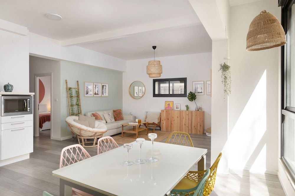 undefined Modern & Design by FeelHome 2