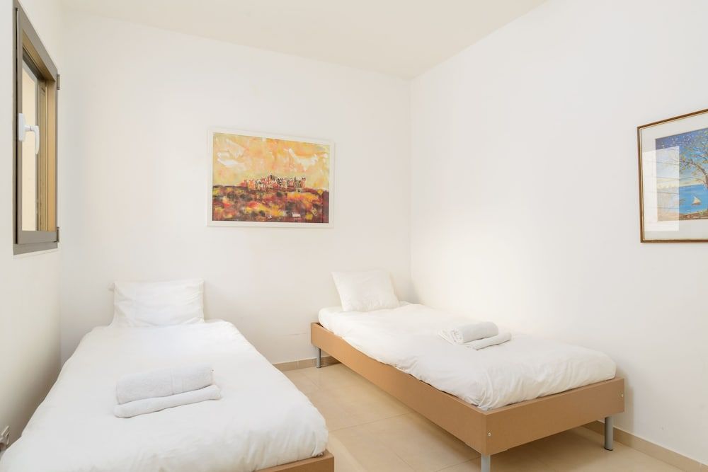 Comfort with Terrace over the Hills by FeelHome Apartment, 3 Bedrooms, Terrace 3