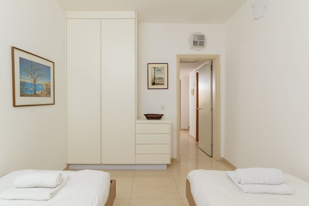 Comfort with Terrace over the Hills by FeelHome Apartment, 3 Bedrooms, Terrace 16