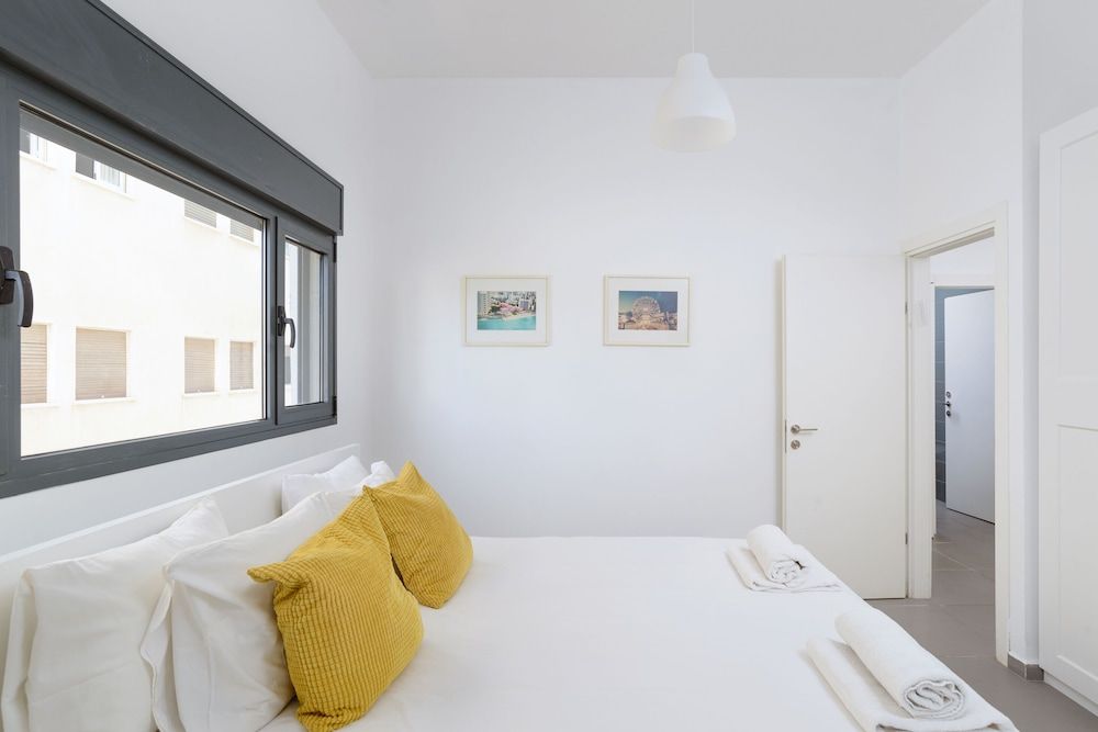 undefined New & Bright 2BR with Balcony near Beach 3